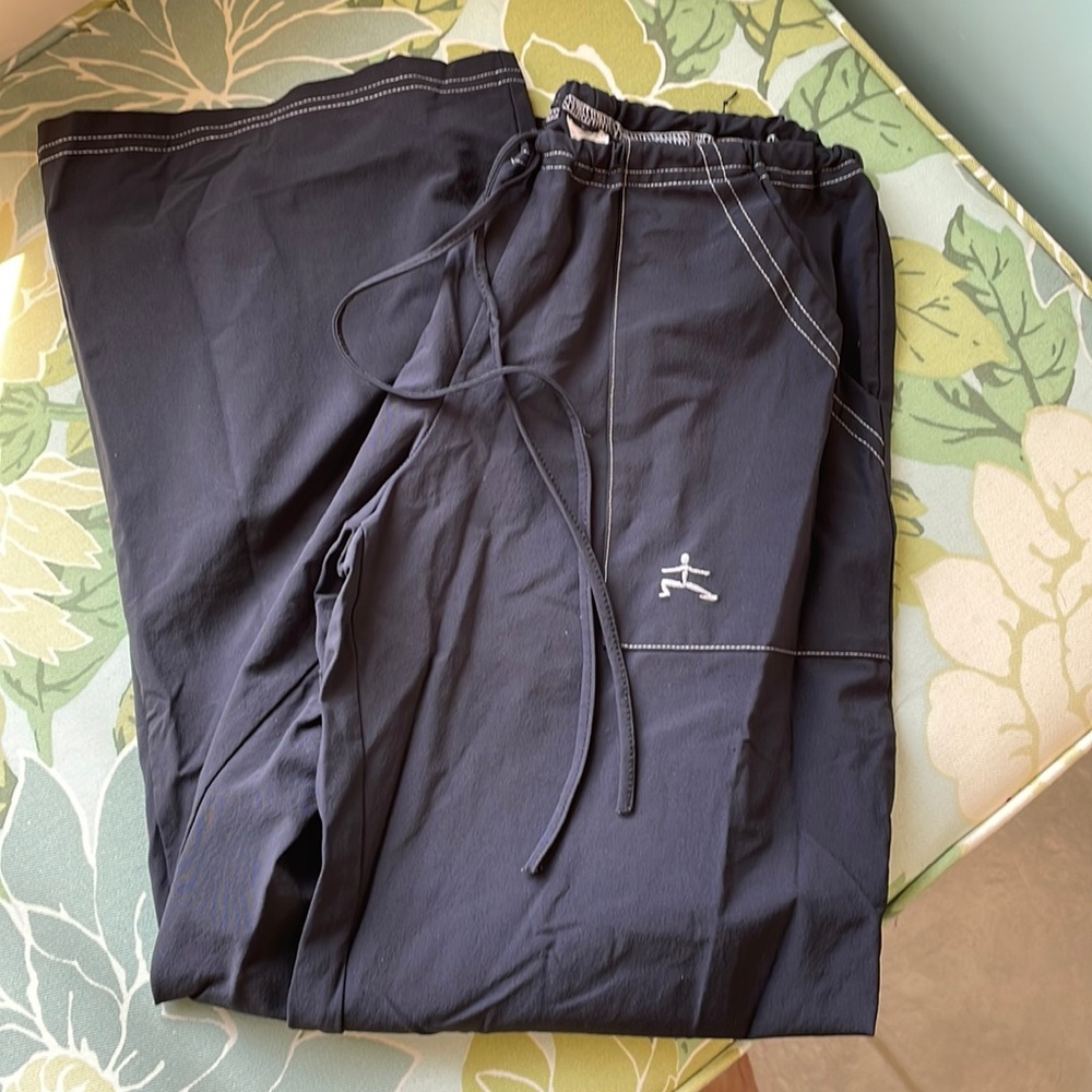 3/$25 Yoga fit navy blue capri pants